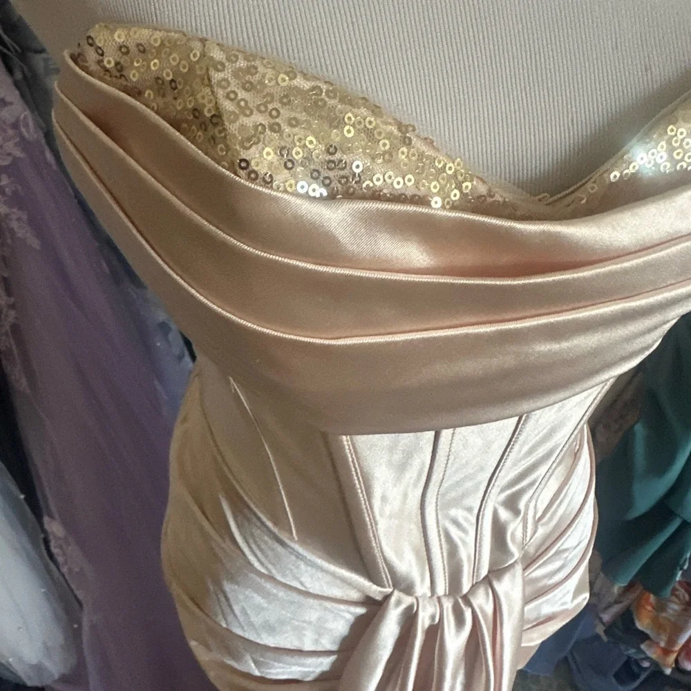 NWT Strapless Pink-Champagne Stretch Satin Evening Gown with gold sparkle detail - Picture 4 of 6